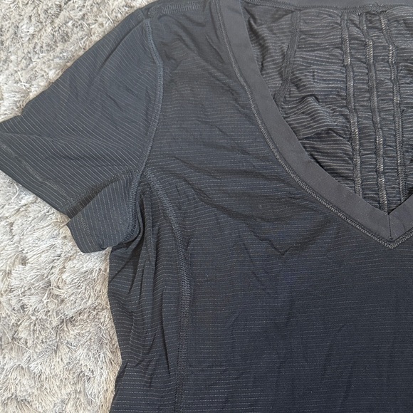 Lululemon Black V-Neck Women's Top - Picture 4 of 13